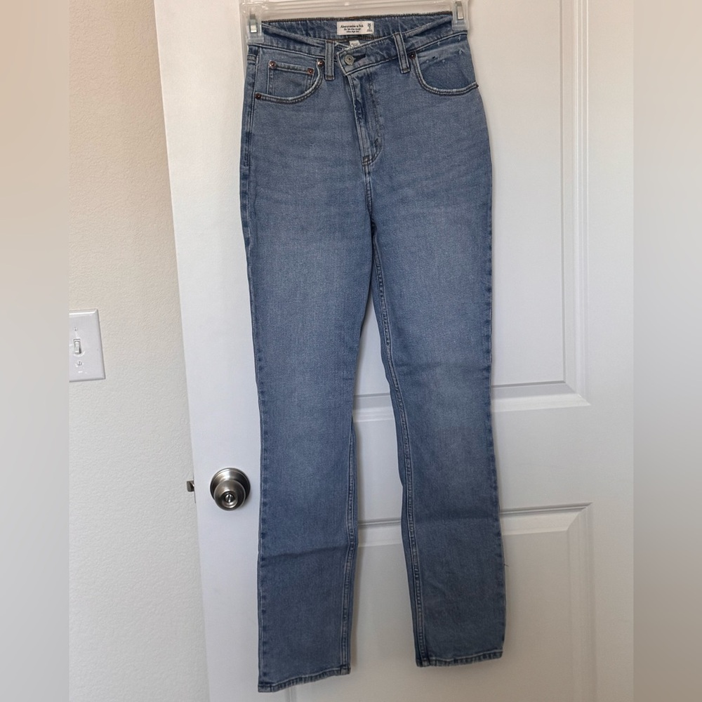 Abercrombie & Fitch Curve Love “The 90’s Slim Straight” Jeans - size 2R